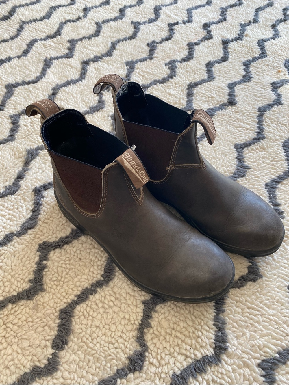 Blundstones Originals #500 Brown Chelsea Boots AU 6 (Women’s 9 / Men’s 7)